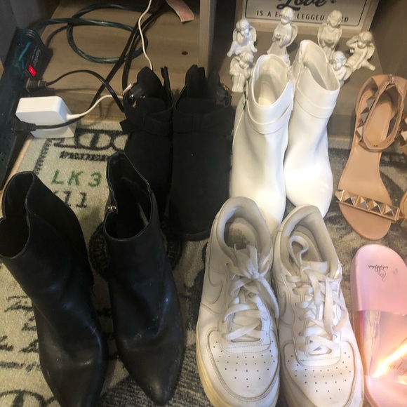 Assorted shoes - Picture 2 of 15